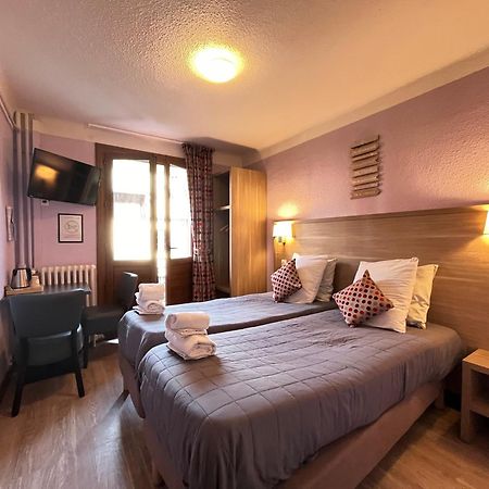 Hotel Du Cheval Blanc Barcelonnette Bagian luar foto