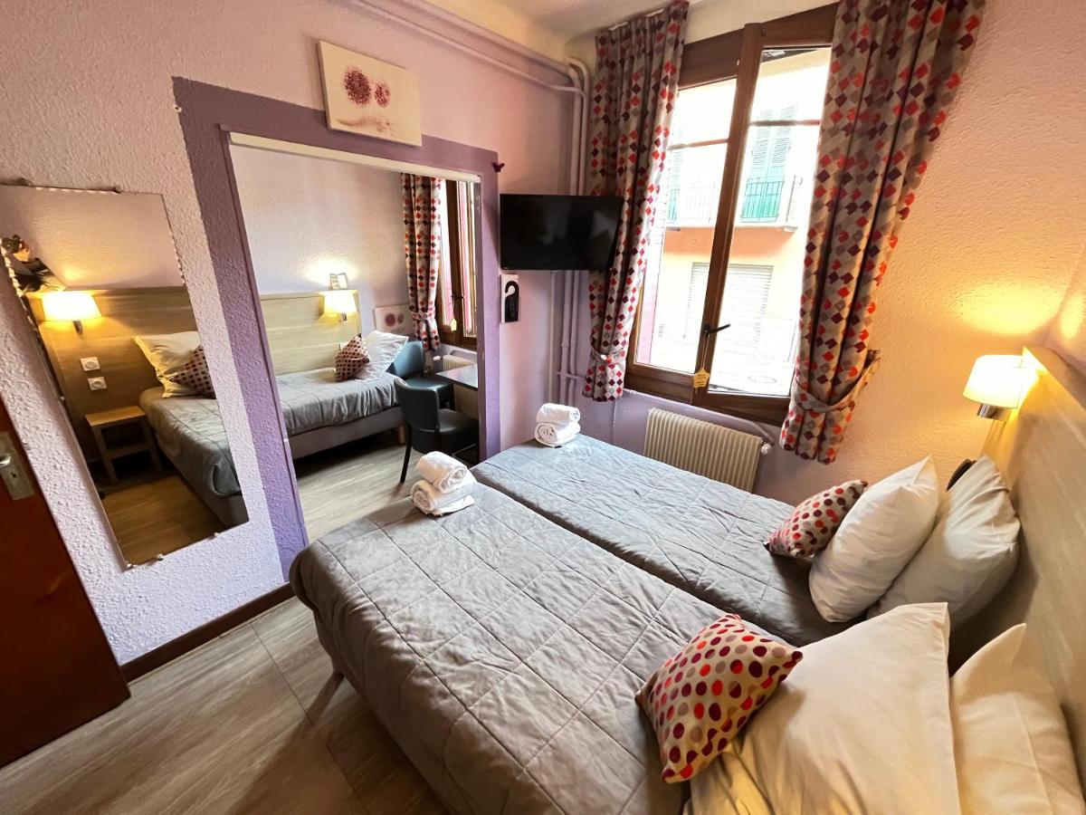 Hotel Du Cheval Blanc Barcelonnette Bagian luar foto