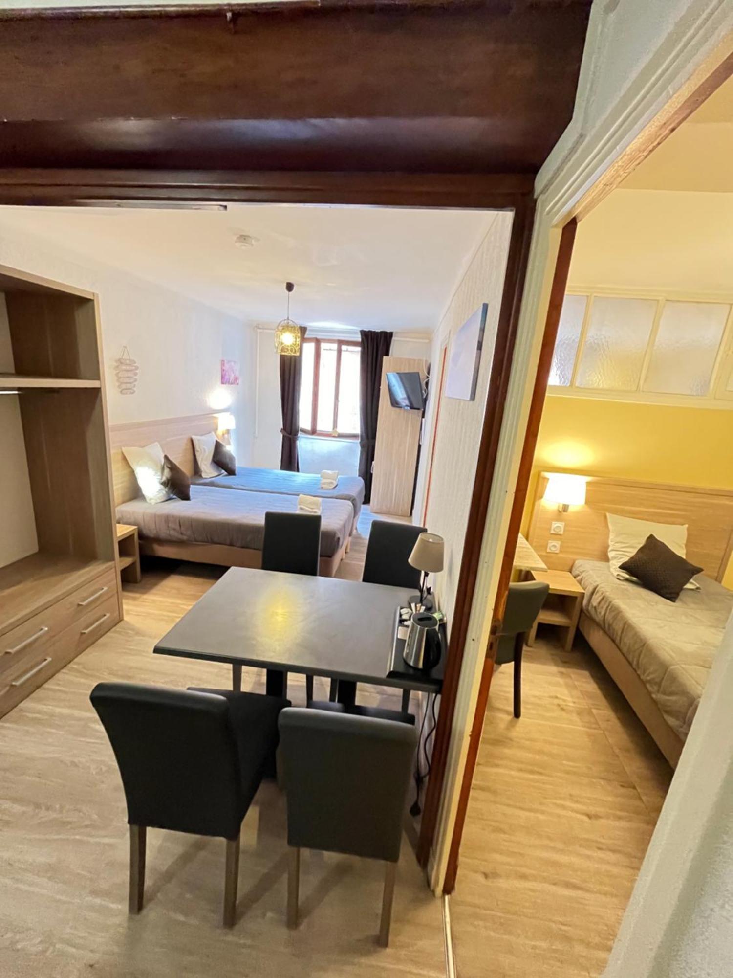 Hotel Du Cheval Blanc Barcelonnette Bagian luar foto